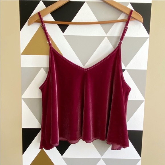 VS PINK Velvet Swing Cropped Tank Large Berry - Picture 3 of 6